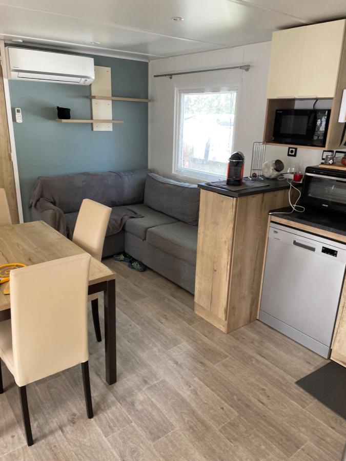 Mobil Home 6 Personnes Camping 4 Etoiles Bonne Anse La Palmyre レ・マトゥ 部屋 写真